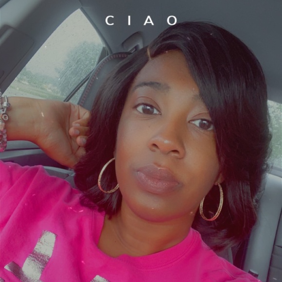 Meet your Posher, Whitney - Picture 1 of 1